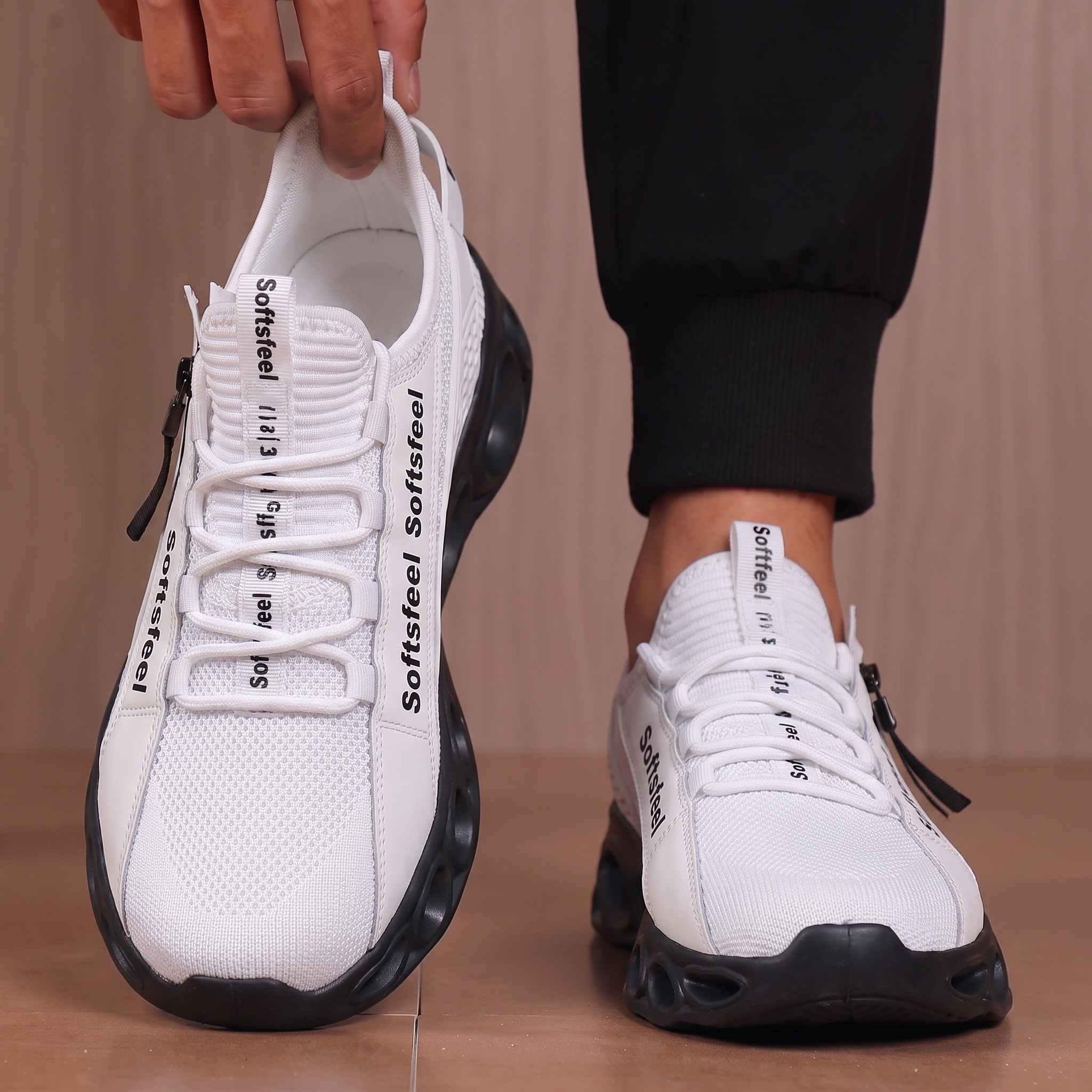 Men's Cloud Wanderer V7 - White Black