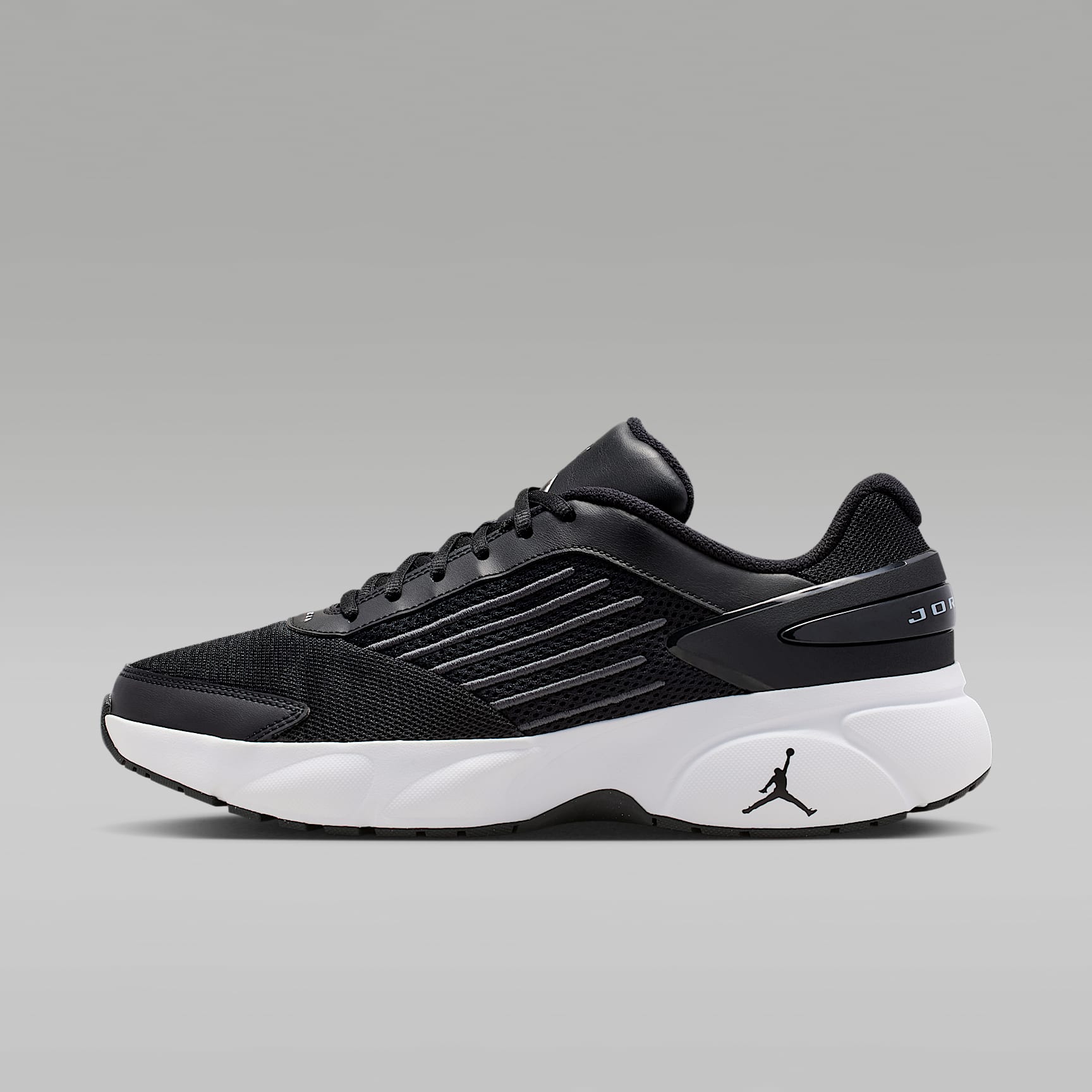 Jordan Trunner Flow Schuhe (Herren) – Schwarz/Anthracite/Weiß