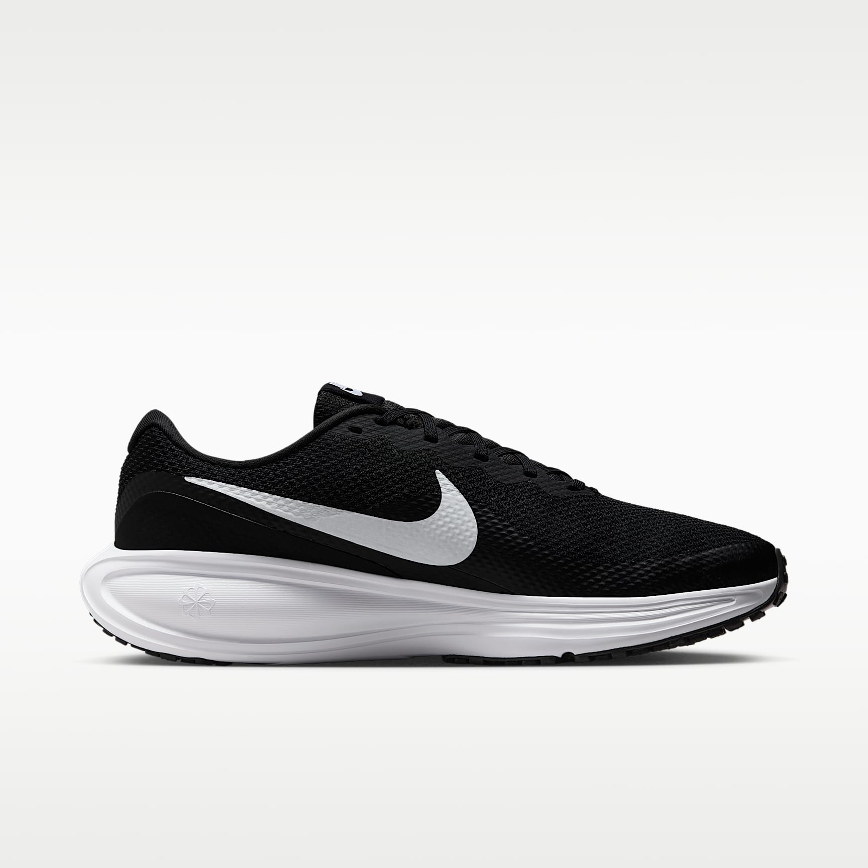 Nike Revolution 8 Straßenlaufschuh (Herren, weit) – Schwarz/Schwarz/Weiß