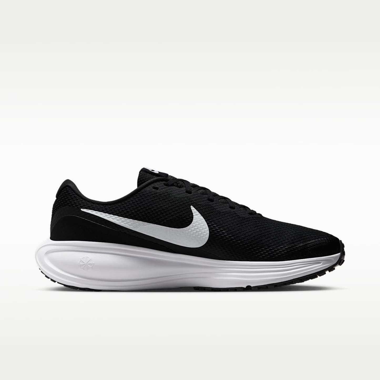 Nike Revolution 8 Straßenlaufschuh (Herren, weit) – Schwarz/Schwarz/Weiß