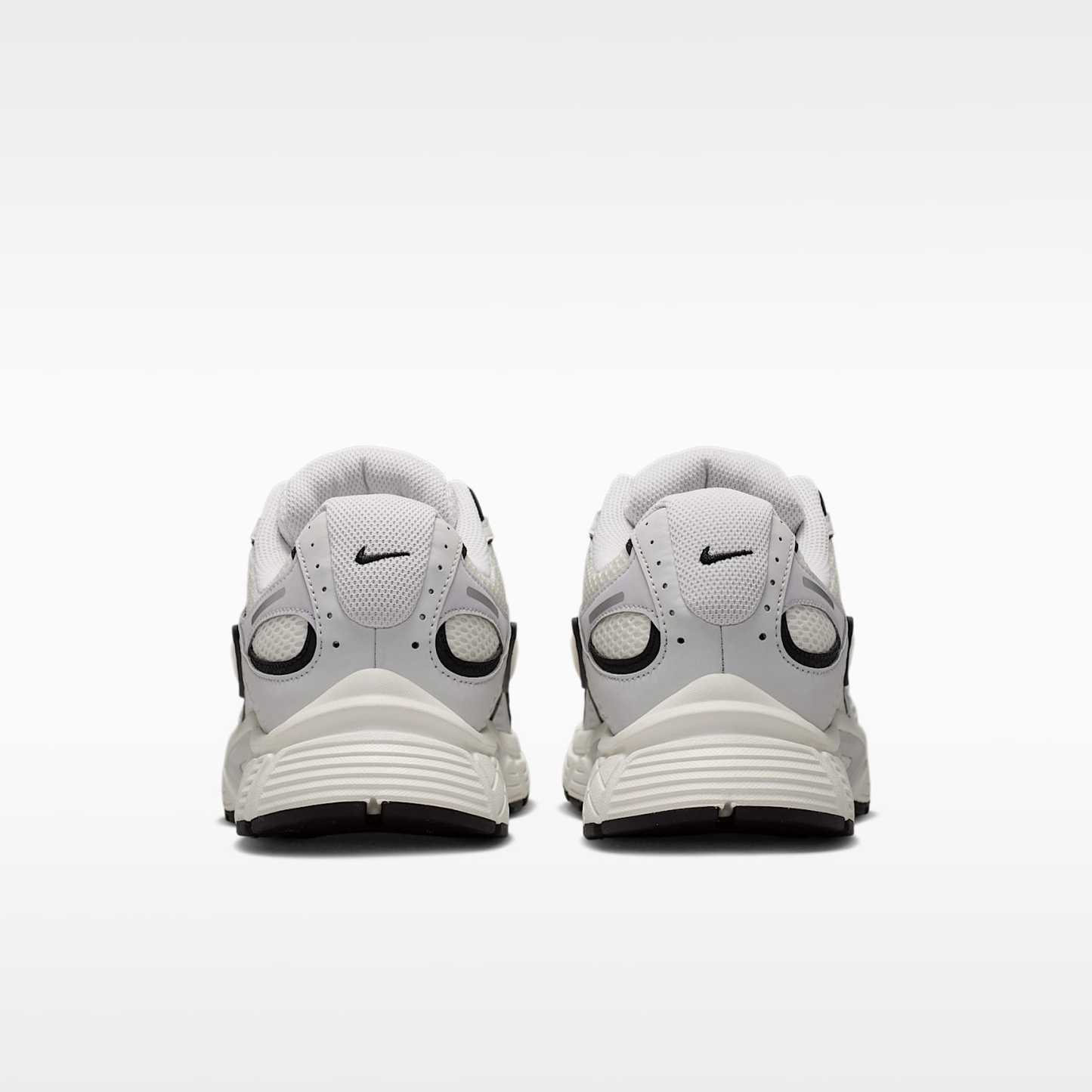Nike V5 RNR Schuh (Herren) – Sail/Schwarz/Vast Grey/Sail