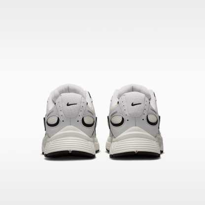 Nike V5 RNR Schuh (Herren) – Sail/Schwarz/Vast Grey/Sail