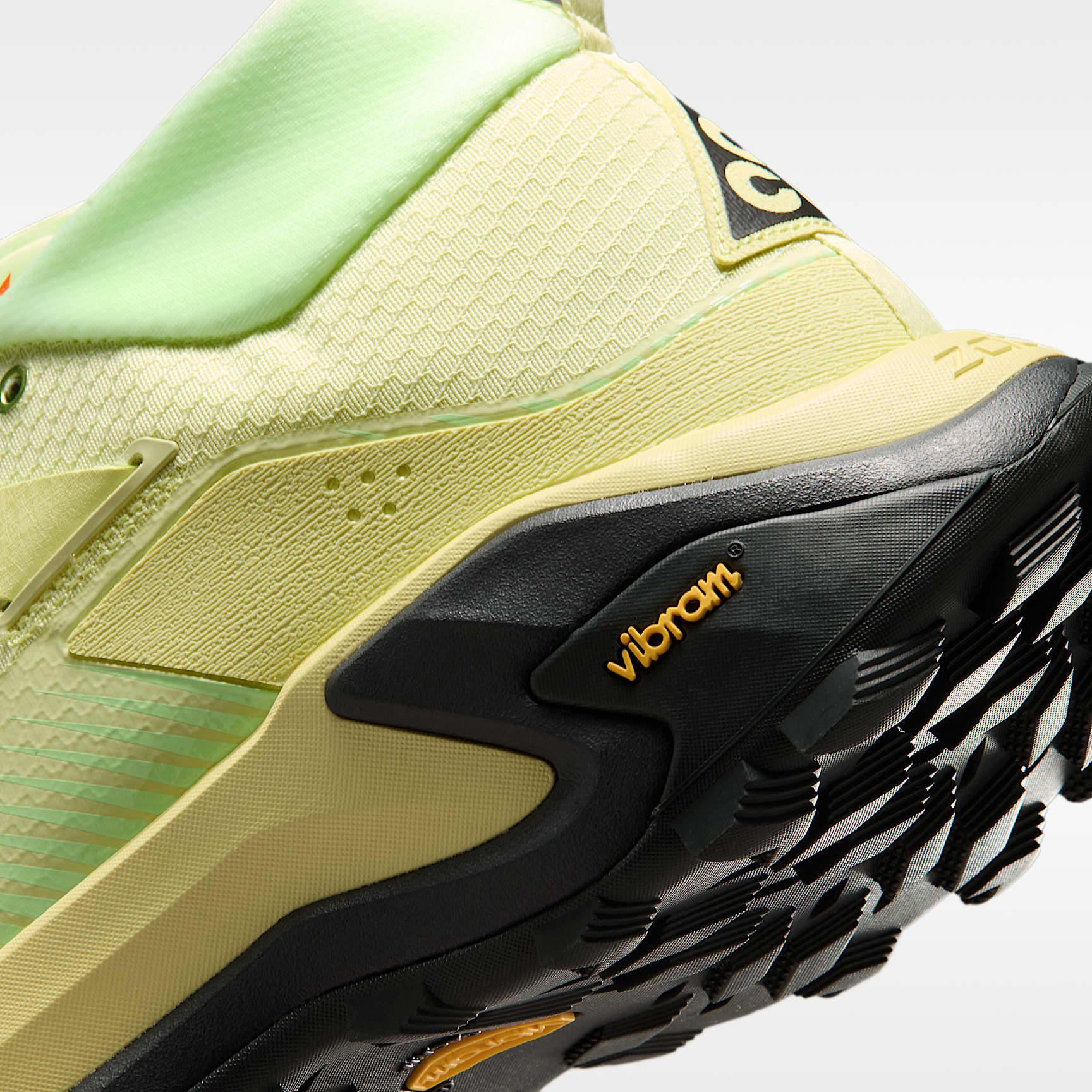 ACG Zegama Hike Wanderschuh (Herren) – Life Lime/Barely Volt/Smoke Grey/Dark Smoke Grey