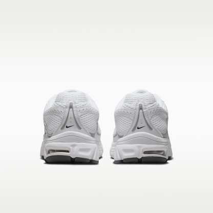 Nike Air Max Moto 2K Schuh (Herren) – Weiß/Metallic Silver/Photon Dust/Schwarz