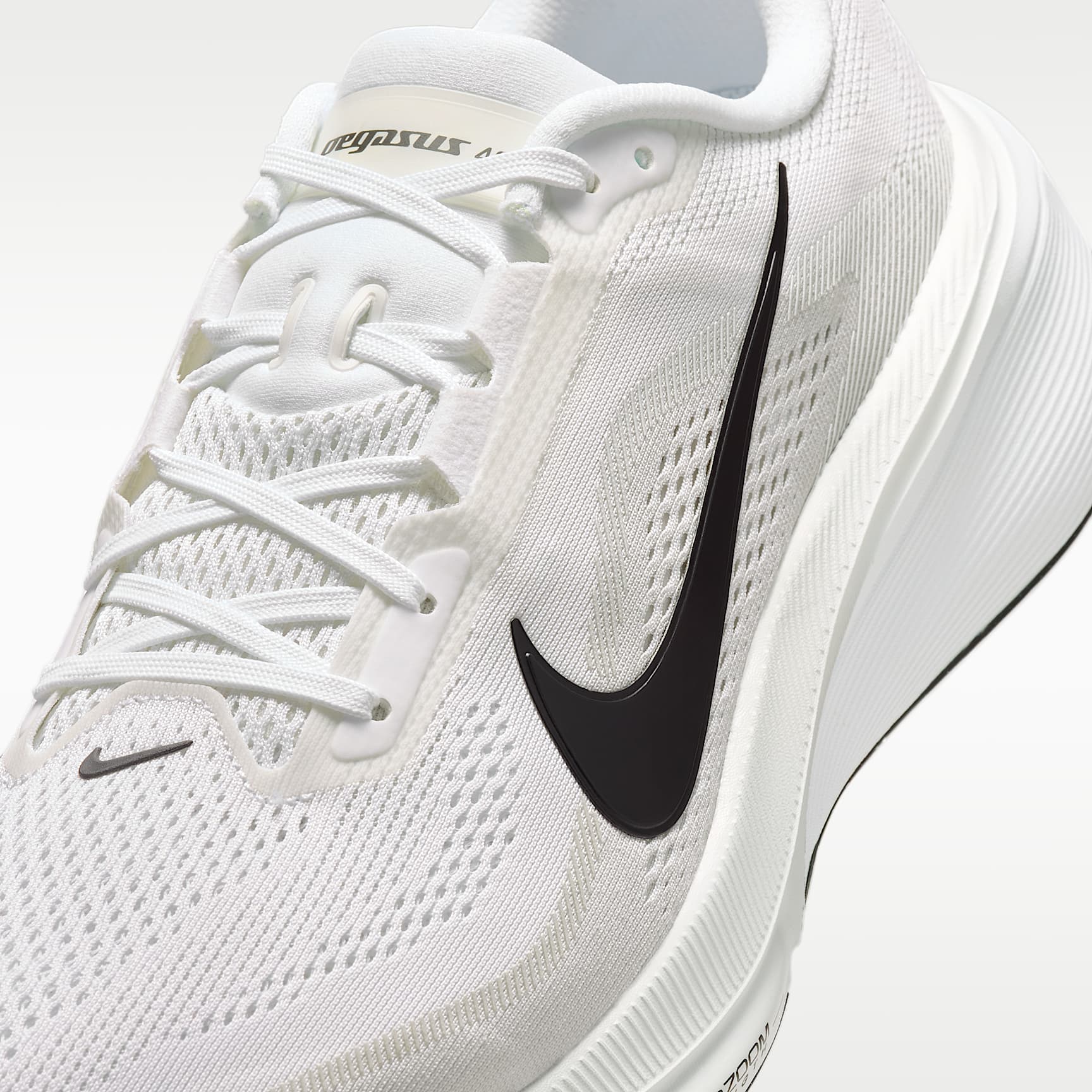 Nike Pegasus 42 Straßenlaufschuh (Herren) – Weiß/Photon Dust/Schwarz