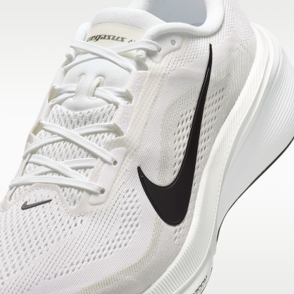Nike Pegasus 42 Straßenlaufschuh (Herren) – Weiß/Photon Dust/Schwarz