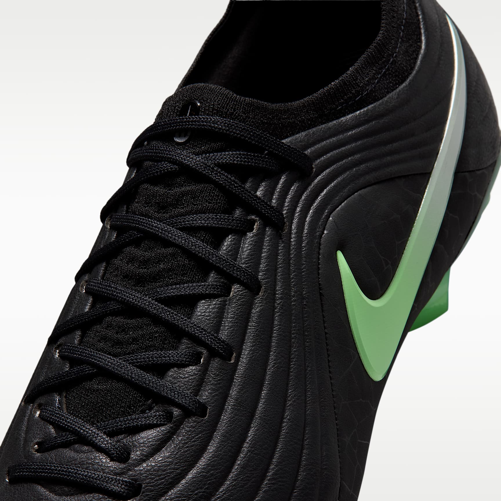 Nike Tiempo Maestro Elite Low Top Fußballschuh für weichen Rasen – Schwarz/Schwarz/Illusion Green