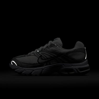 Nike Air Max Moto 2K Schuh mit reflektierenden Akzenten (Damen) – Weiß/Metallic Silver/Schwarz/Photon Dust
