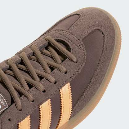 HANDBALL SPEZIAL SCHUH – Earth Strata / Pulse Amber / Gum – KK2692