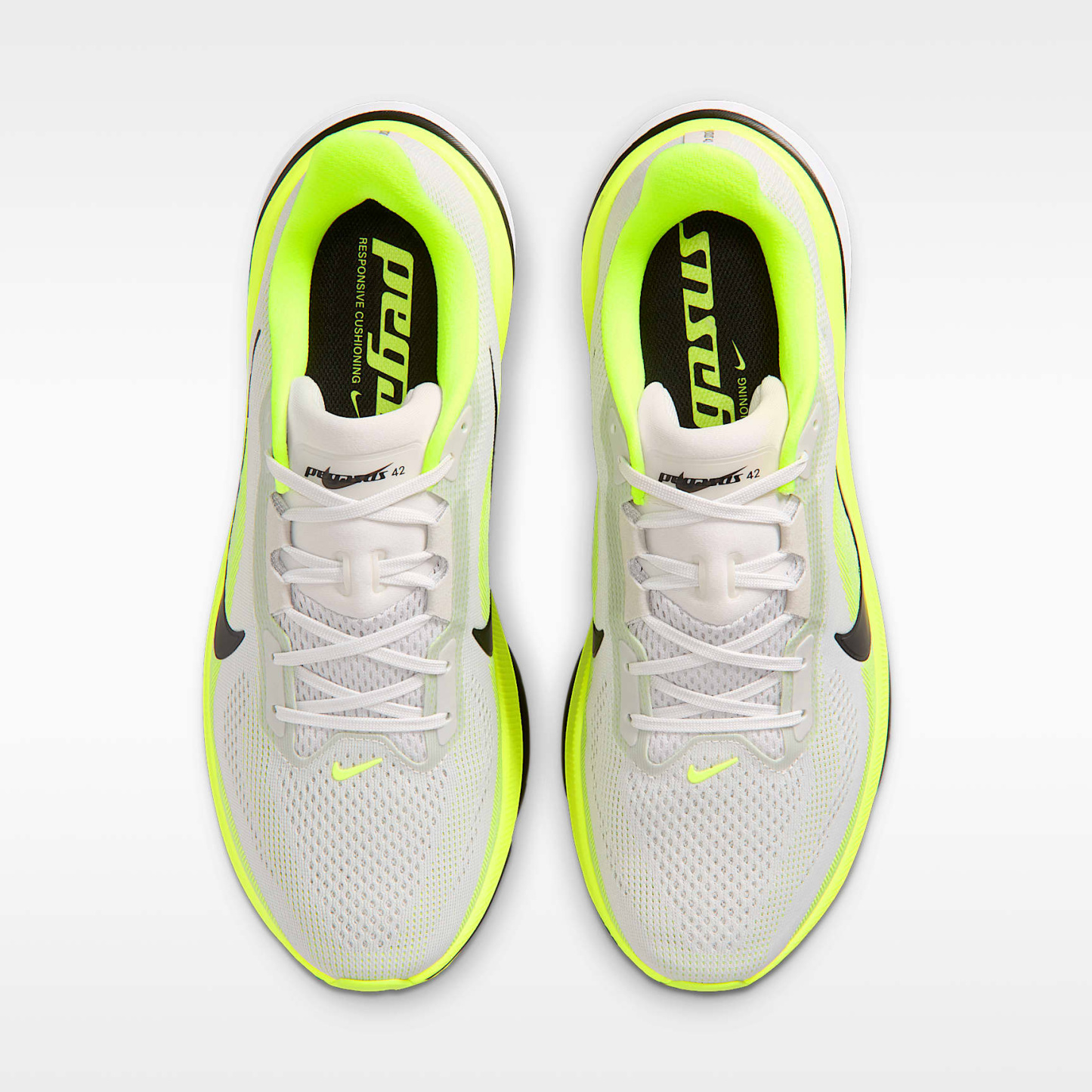 Nike Pegasus 42 Straßenlaufschuh (Herren) – Photon Dust/Volt/Weiß/Schwarz