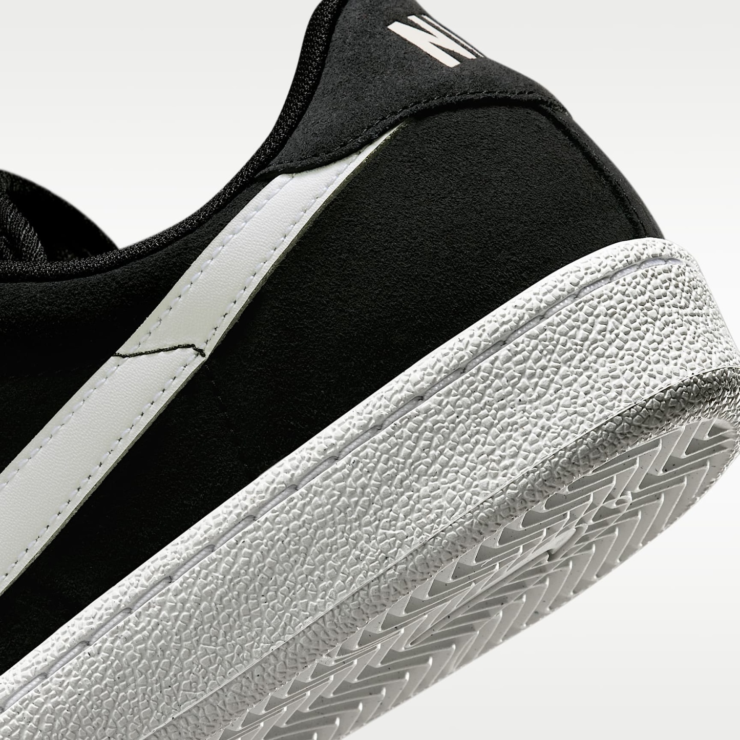 Nike SB Zoom Tennis Classic Skaterschuh – Schwarz/Weiß/Weiß