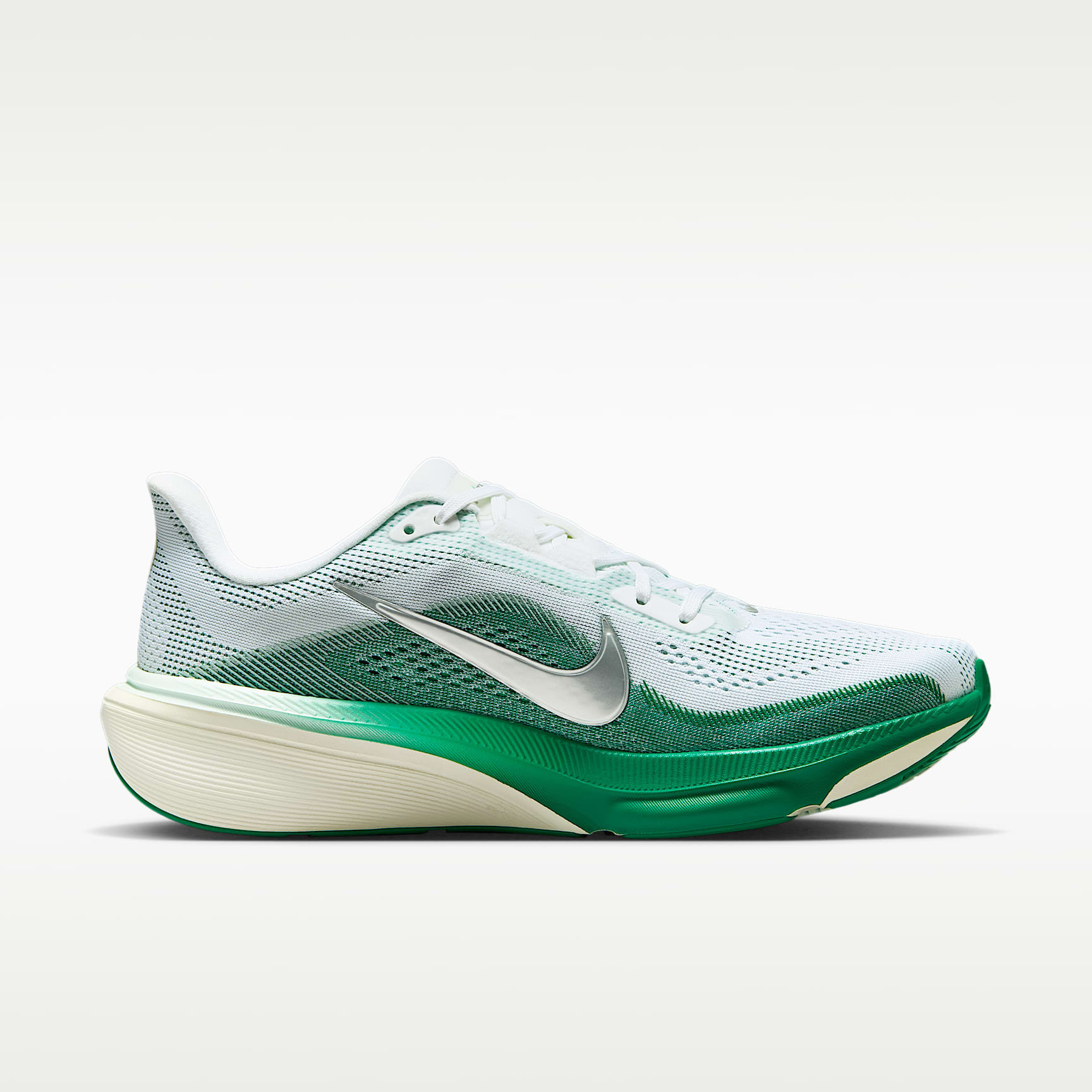 Nike Pegasus 42 Straßenlaufschuh (Damen) – Weiß/Malachite/Barely Green/Metallic Silver