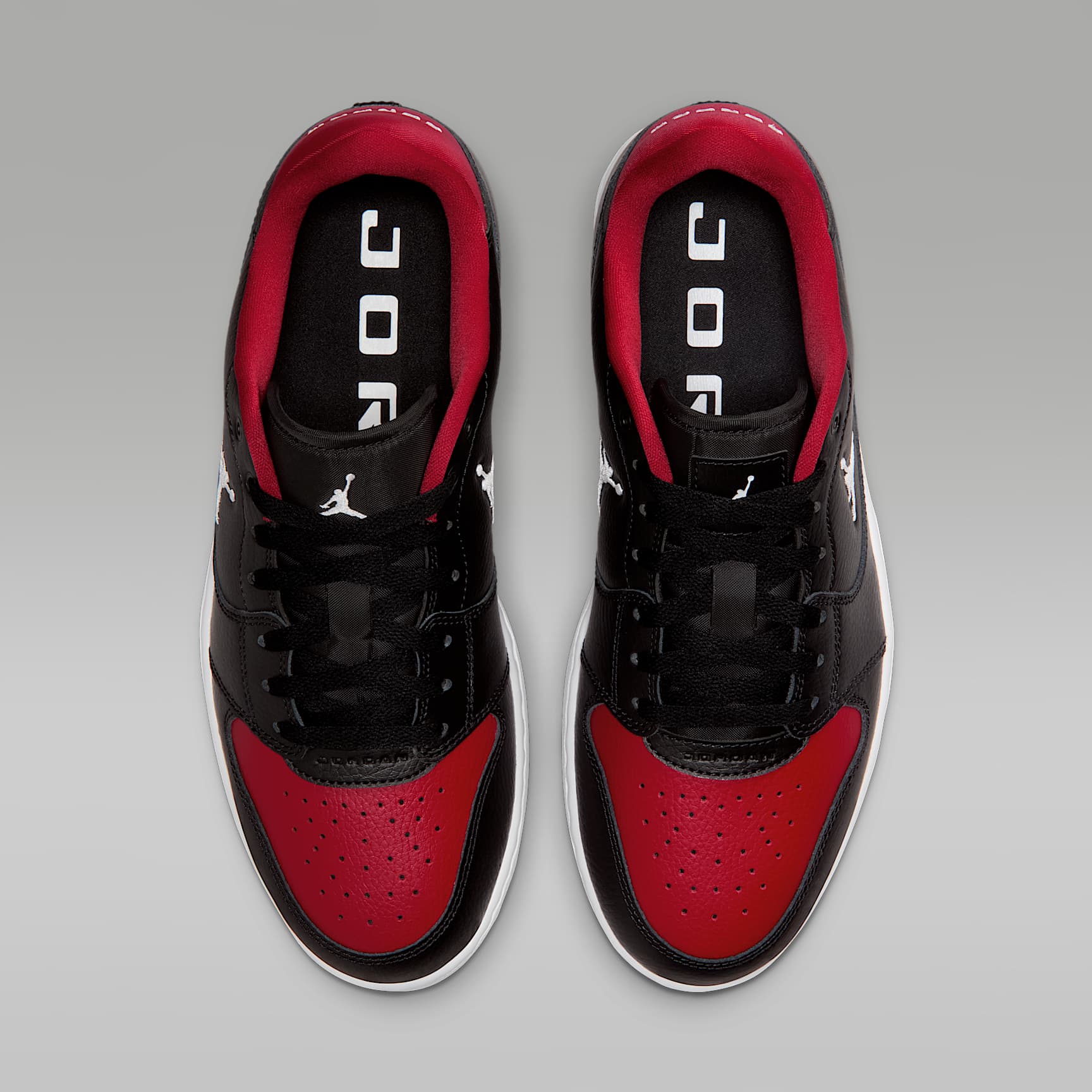 Jordan Court Connect Low Herrenschuhe – Schwarz/Gym Red/Weiß