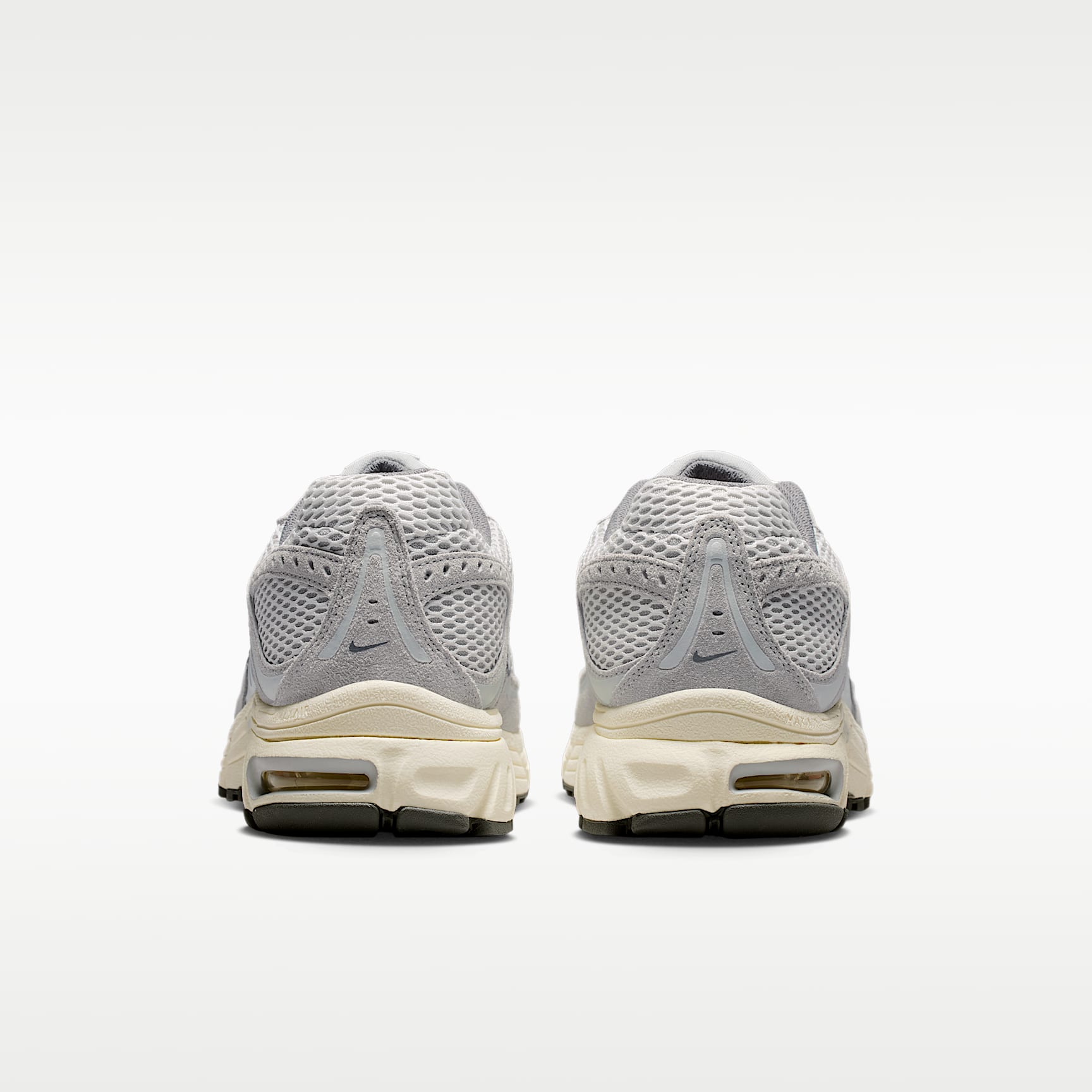 Nike Air Max Moto 2K Schuh (Herren) – Grey Fog/Gunsmoke/Coconut Milk/Summit White