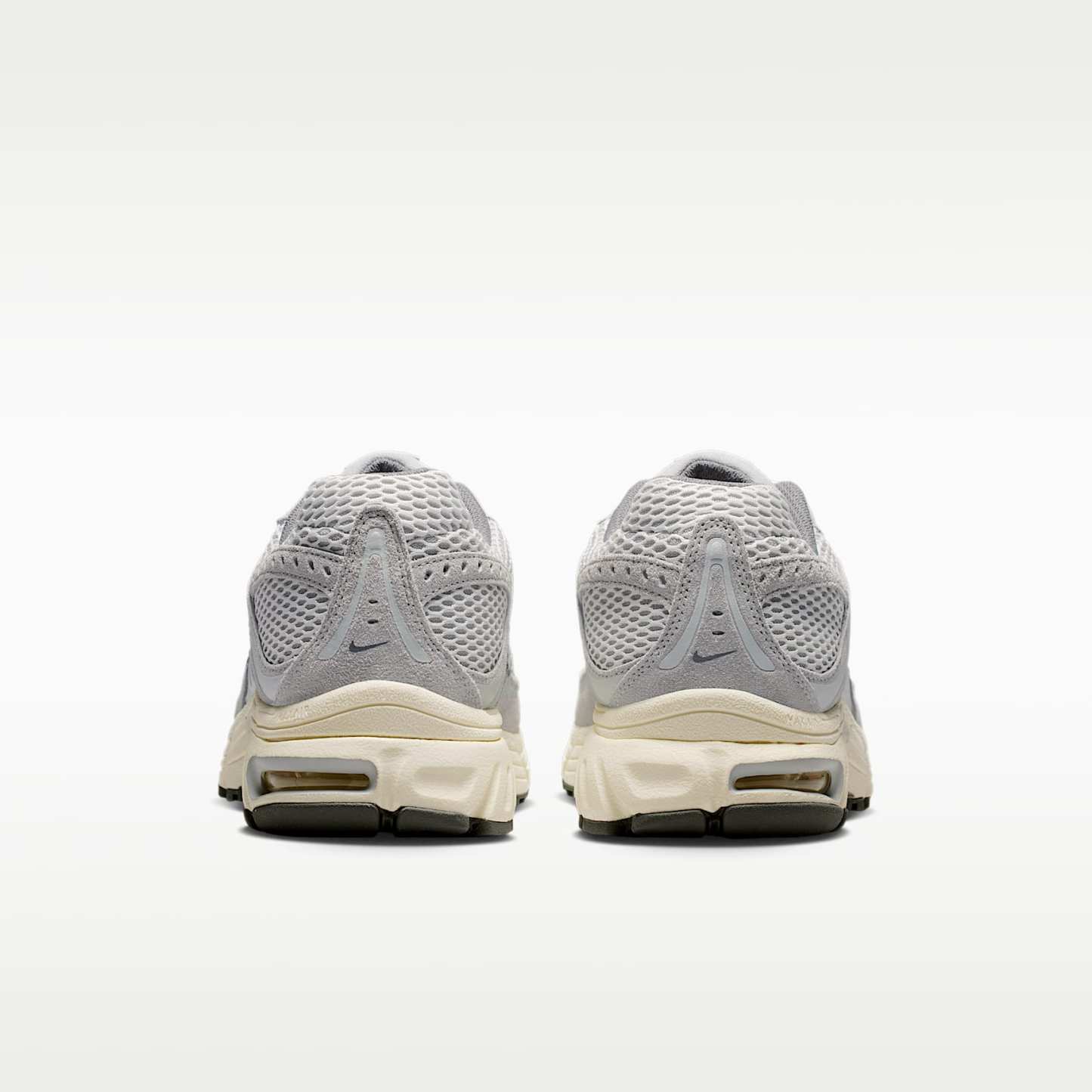 Nike Air Max Moto 2K Schuh (Herren) – Grey Fog/Gunsmoke/Coconut Milk/Summit White