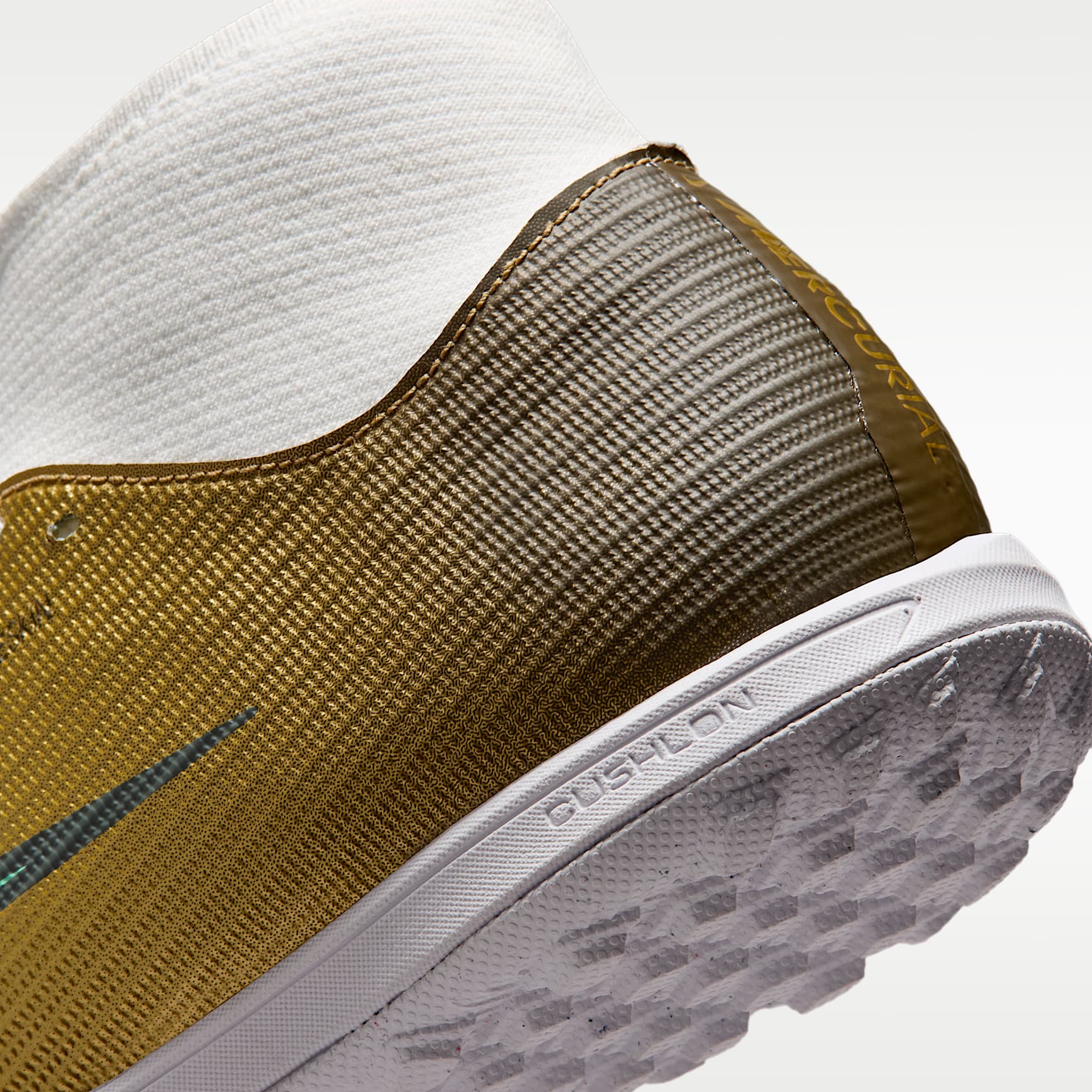 Nike Mercurial Superfly 11 Academy „Kylian Mbappé“ High-Top-Fußballschuh für Turf – Metallic Gold/Green Glow