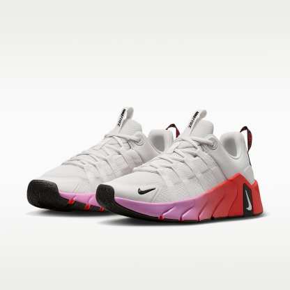 Nike Free Metcon 7 Trainingsschuhe (Damen) – Platinum Tint/Light Magenta/Light Crimson/Weiß