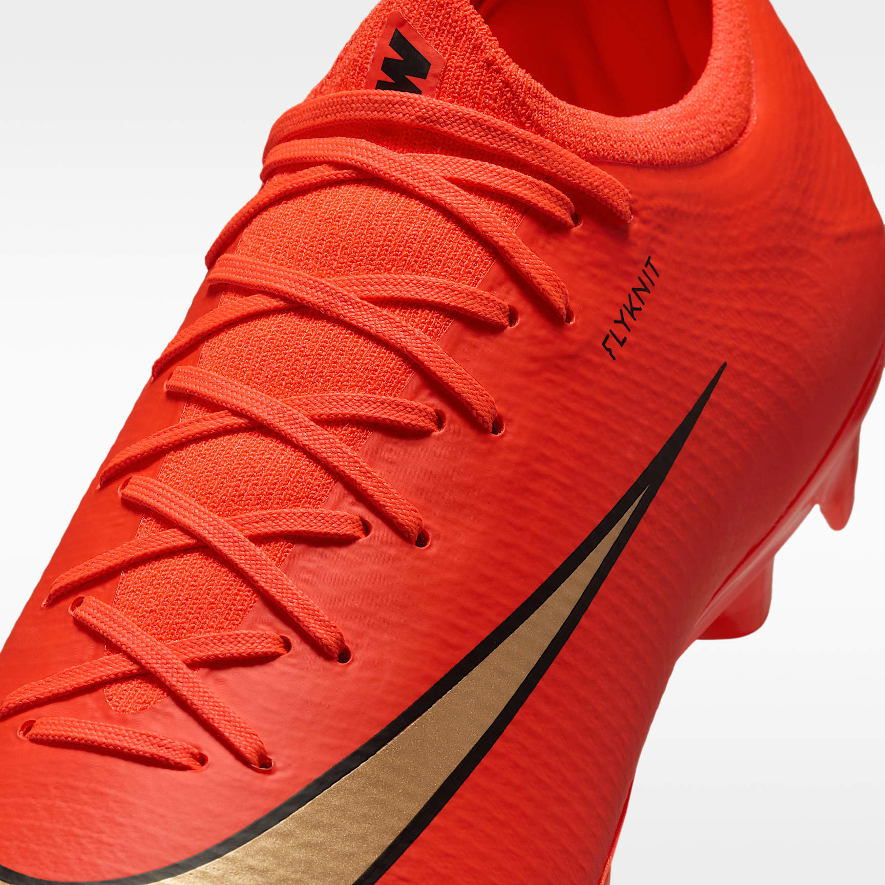 Nike Mercurial Vapor 17 Pro Low-Top-Fußballschuh für normalen Rasen – Bright Crimson/Blur