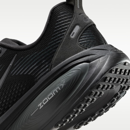 Nike Vomero 18 Straßenlaufschuh (Herren) – Schwarz/Dark Smoke Grey/Light Smoke Grey/Schwarz