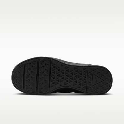 Nike MC Trainer 4 Trainingsschuh (Herren) – Schwarz/Dark Smoke Grey