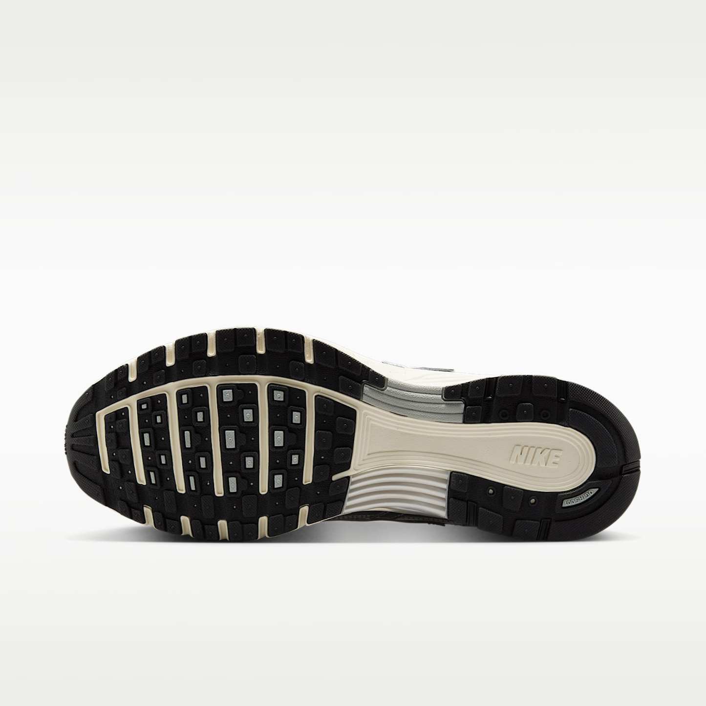 Nike P-6000 Schuh – Weiß/Metallic Silver/Flat Silver/Schwarz