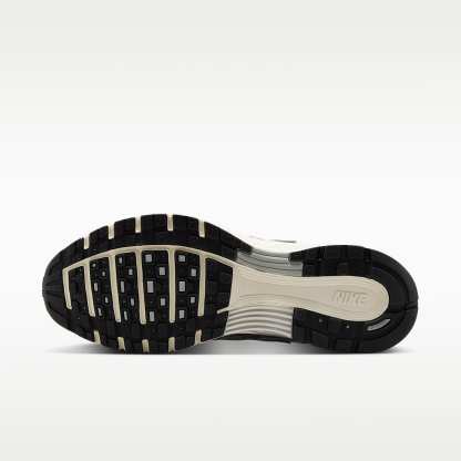 Nike P-6000 Schuh – Weiß/Metallic Silver/Flat Silver/Schwarz