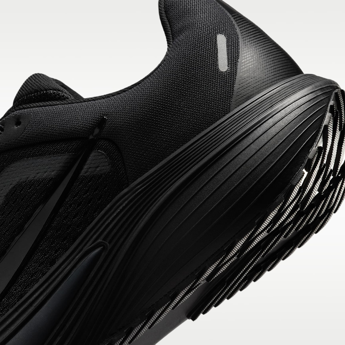 Nike Quest 7 Straßenlaufschuhe (Herren) – Schwarz/Schwarz/Anthracite/Schwarz
