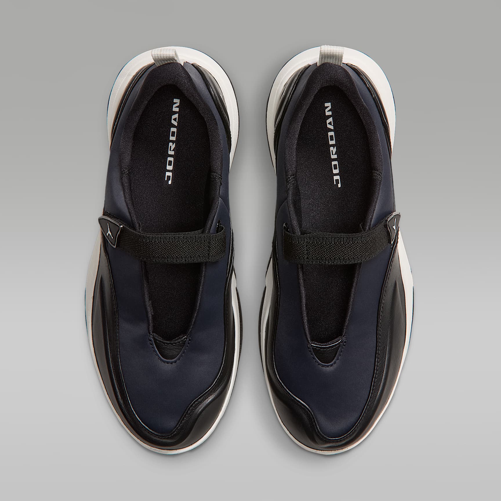 Jordan Pointe Schuh (Damen) – Schwarz/Sail