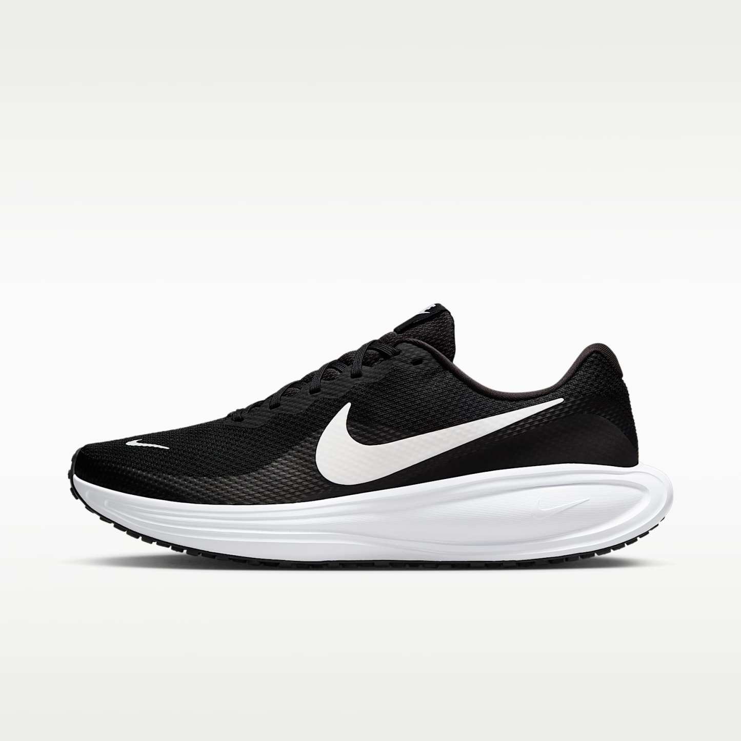 Nike Revolution 8 Straßenlaufschuh (Herren) – Schwarz/Schwarz/Weiß