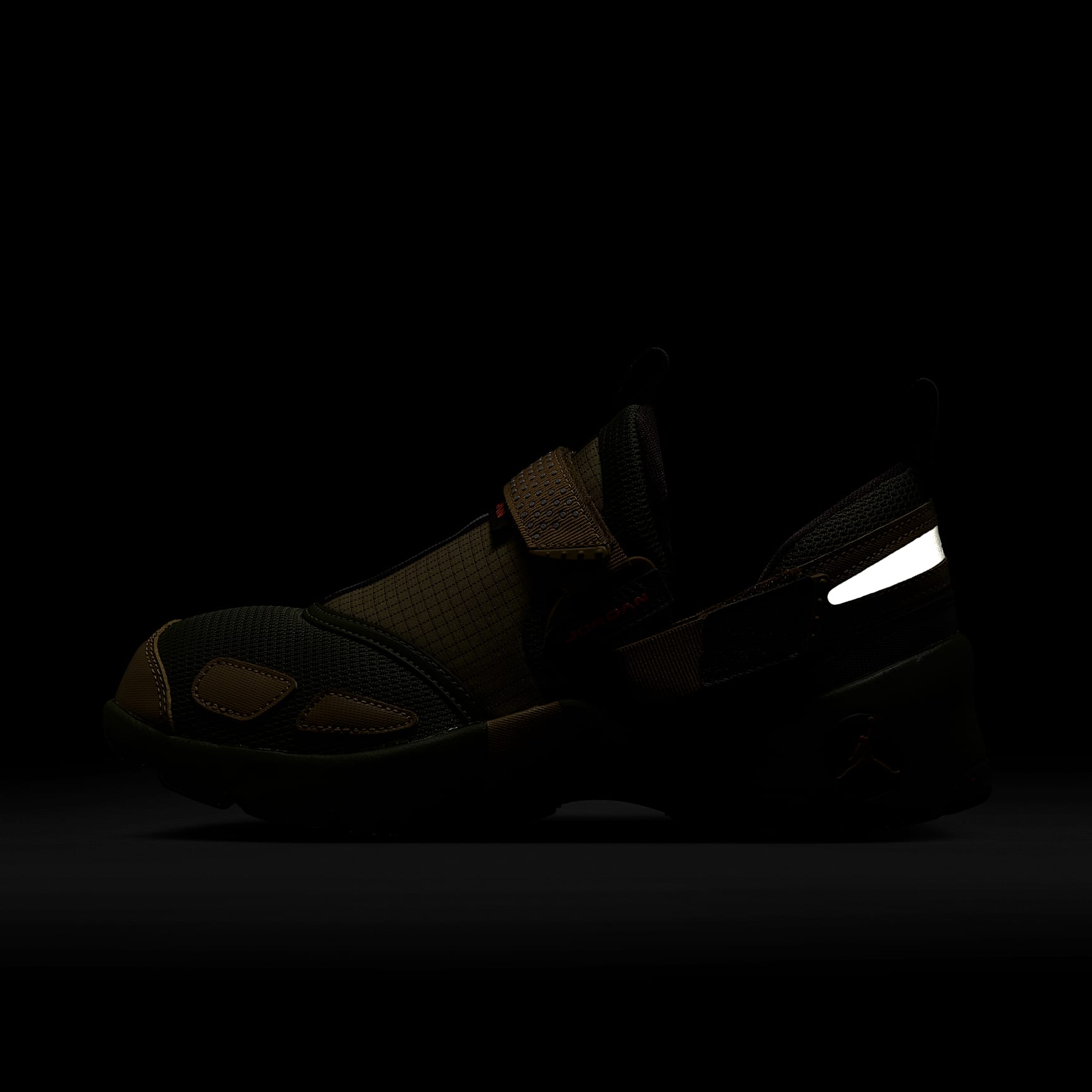 Jordan Trunner LX Schuh (Damen) – Brown Kelp/Cargo Khaki/Velvet Brown/Wild Mango