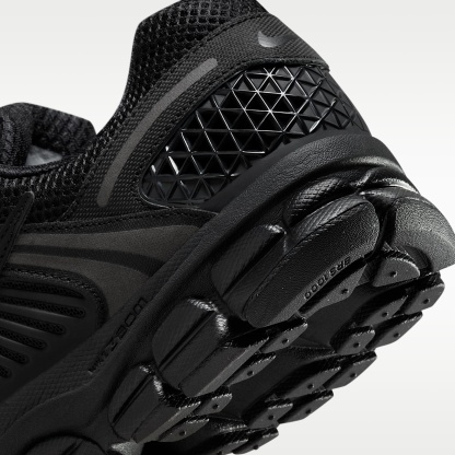 Nike Zoom Vomero 5 Schuh (Herren) – Schwarz/Schwarz