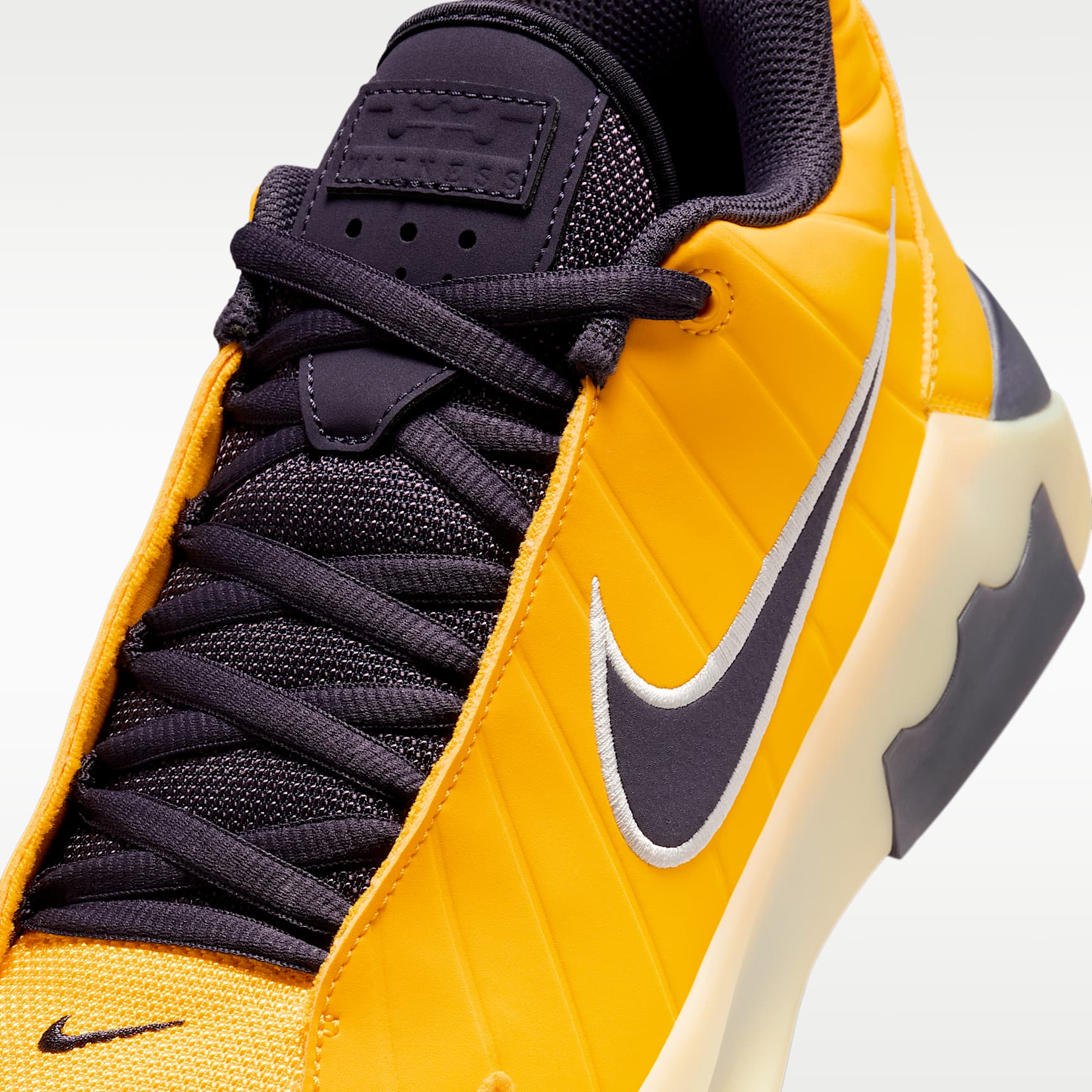 LeBron Witness 9 Basketballschuh – Amarillo/Soft Yellow/Lilac/Cave Purple
