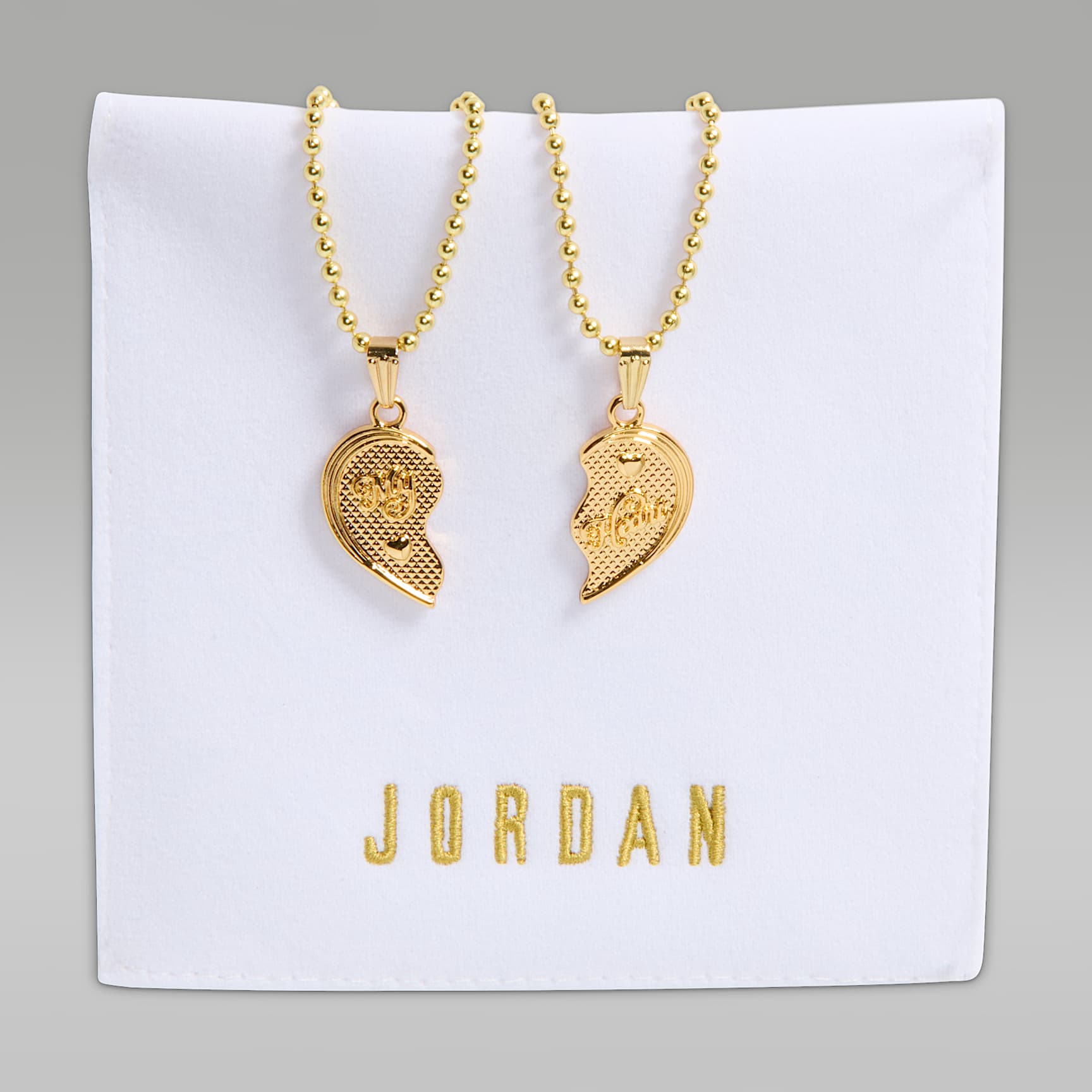 Air Jordan 11 Low "Mother's Day" Schuh (Damen) – Weiß/Team Gold/Metallic Gold
