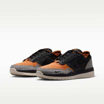 Nike SB PS8 Skaterschuh – Cobblestone/Monarch/Light Orewood Brown/Schwarz