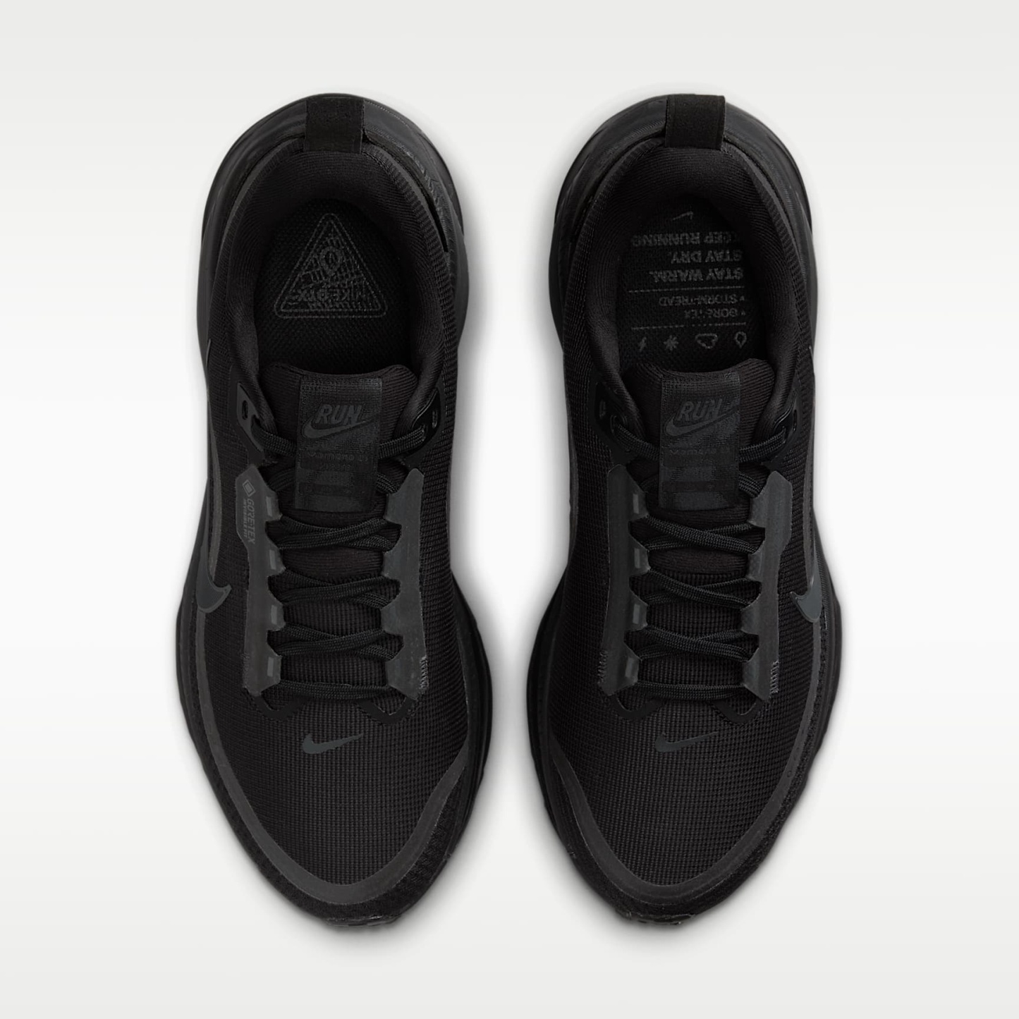 Nike Vomero 18 GORE-TEX Wasserdichter Straßenlaufschuh mit reflektierenden Designakzenten (Damen) – Schwarz/Anthracite