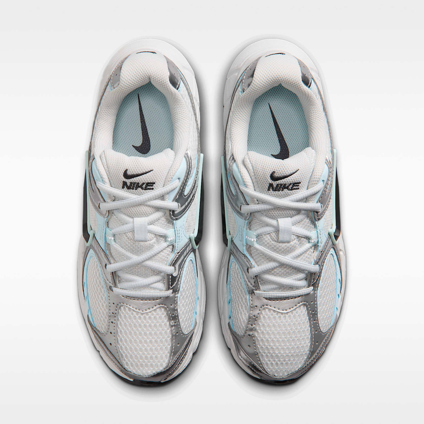 Nike V5 RNR Schuh mit reflektierenden Akzenten (Damen) – Grey Fog/Off White/Glacier Blue/Anthracite