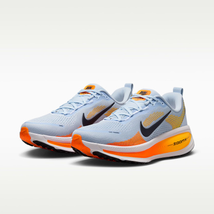 Nike Vomero 18 Straßenlaufschuh (Herren) – Hydrogen Blue/Laser Orange/Total Orange/Schwarz