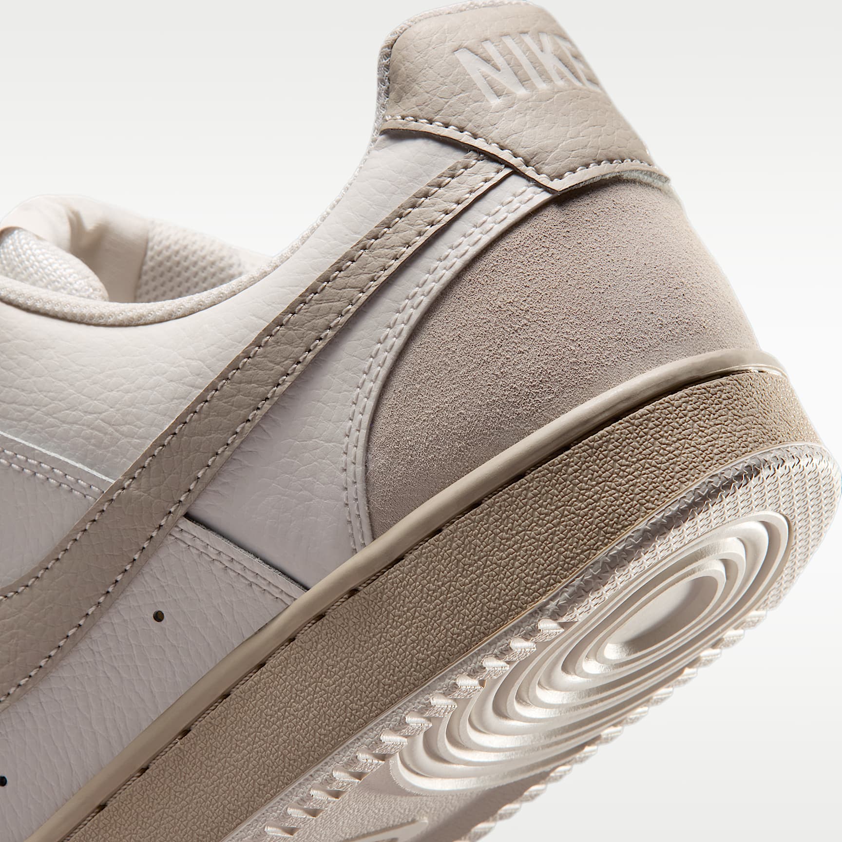 Nike Court Vision Low Suede Schuh (Herren) – Phantom/Cream II