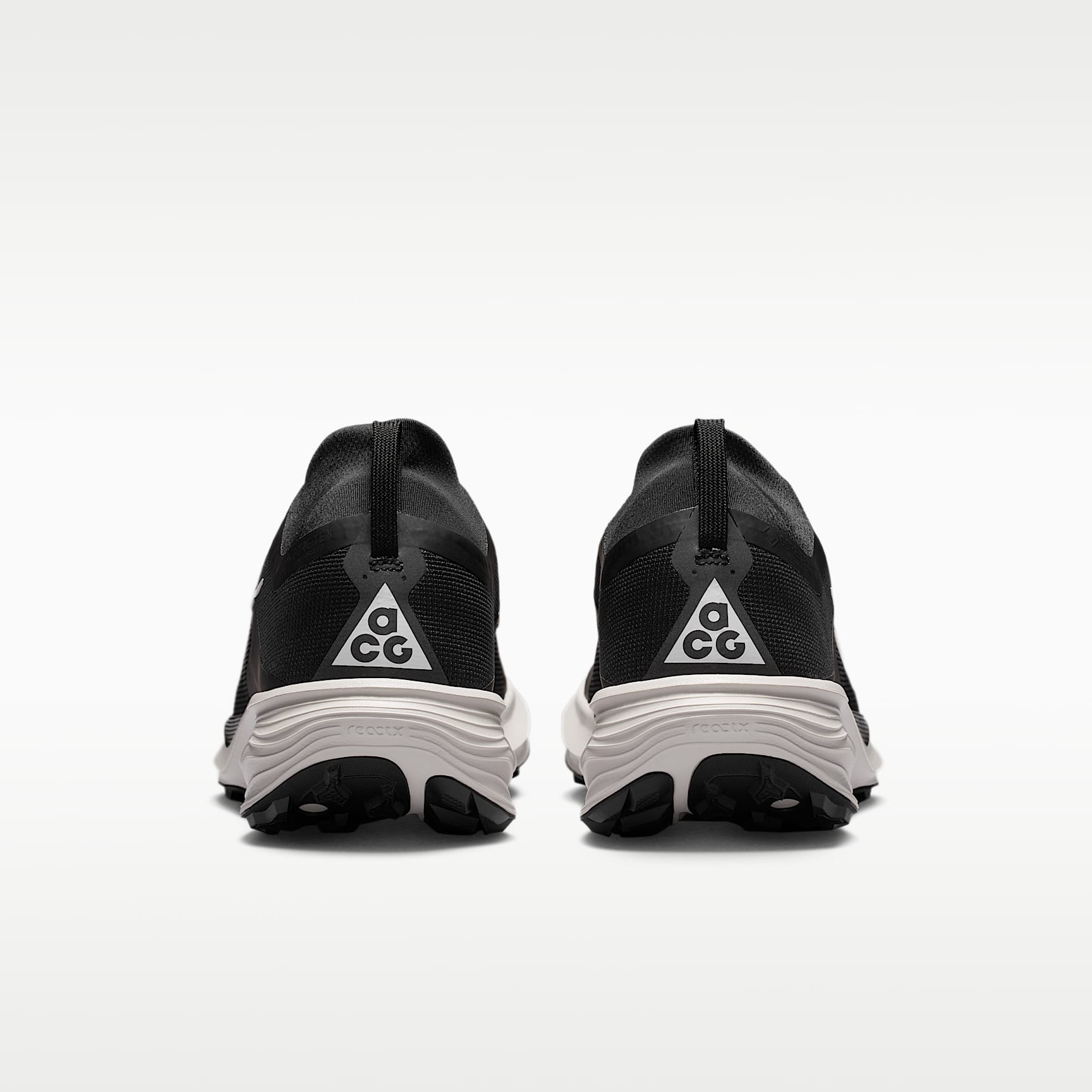 ACG Pegasus Trail GORE-TEX wasserfester Traillaufschuh (Damen) – Schwarz/Light Orewood Brown/Anthracite/Summit White