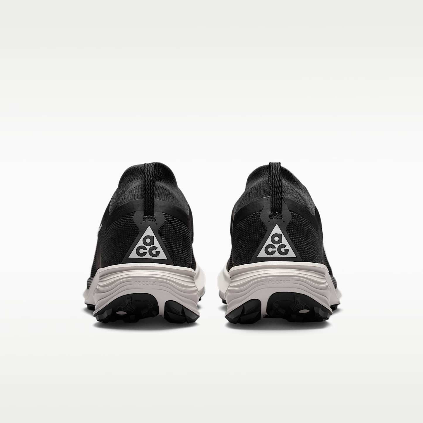 ACG Pegasus Trail GORE-TEX wasserfester Traillaufschuh (Damen) – Schwarz/Light Orewood Brown/Anthracite/Summit White