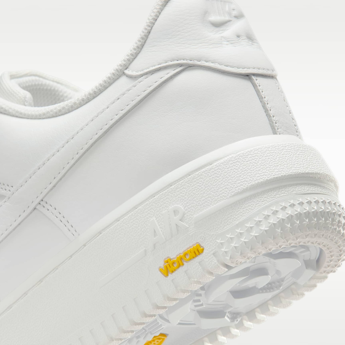 Air Force 1 GORE-TEX Vibram Schuh (Herren) – Summit White/Off White/Speed Yellow/Summit White