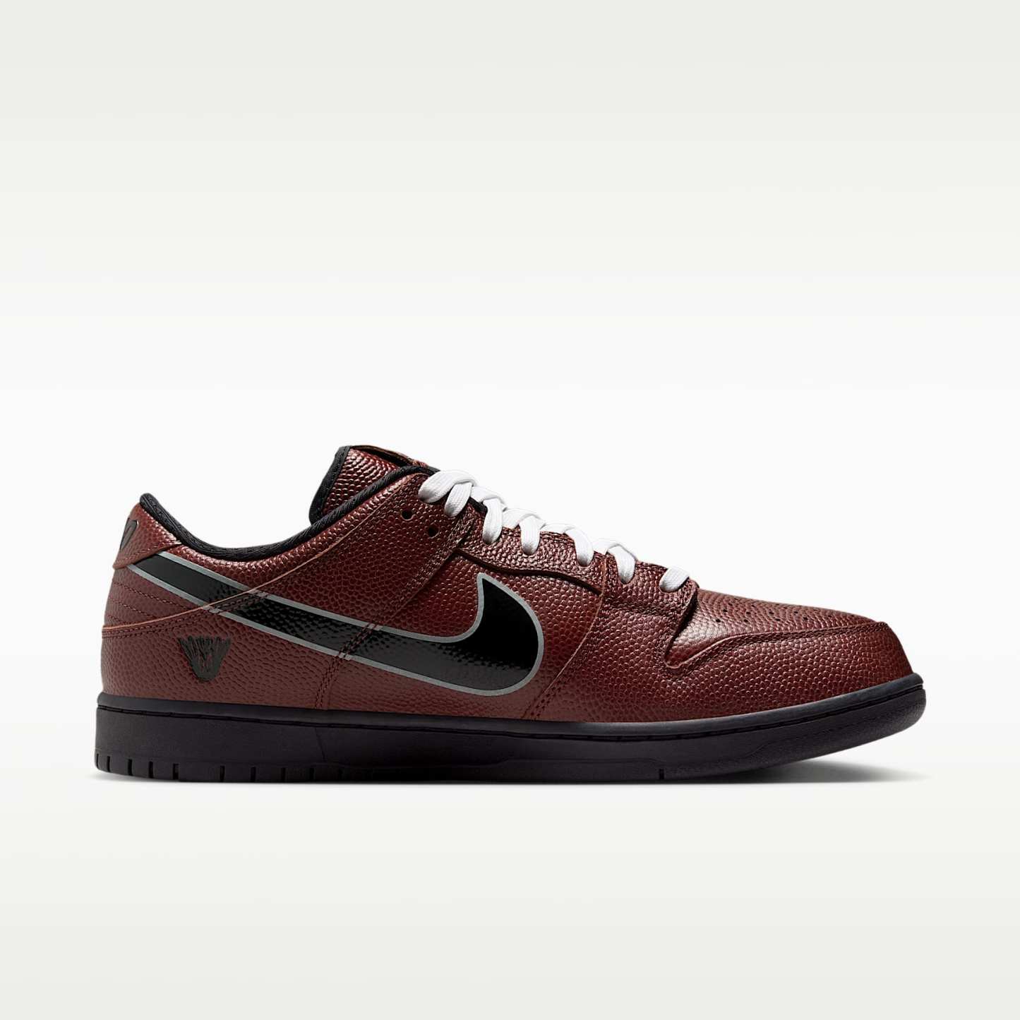 Nike SB Dunk Low Pro Skateboardschuh – Dark Pony/Silber/Weiß/Schwarz