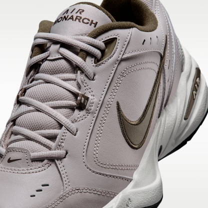 Nike Air Monarch IV Workout-Schuh für Herren – Moon Particle/Schwarz/Dark Hazel