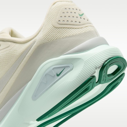 Nike Structure 26 Straßenlaufschuh (Damen) – Sea Glass/Light Silver/Barely Green/Metallic Silver