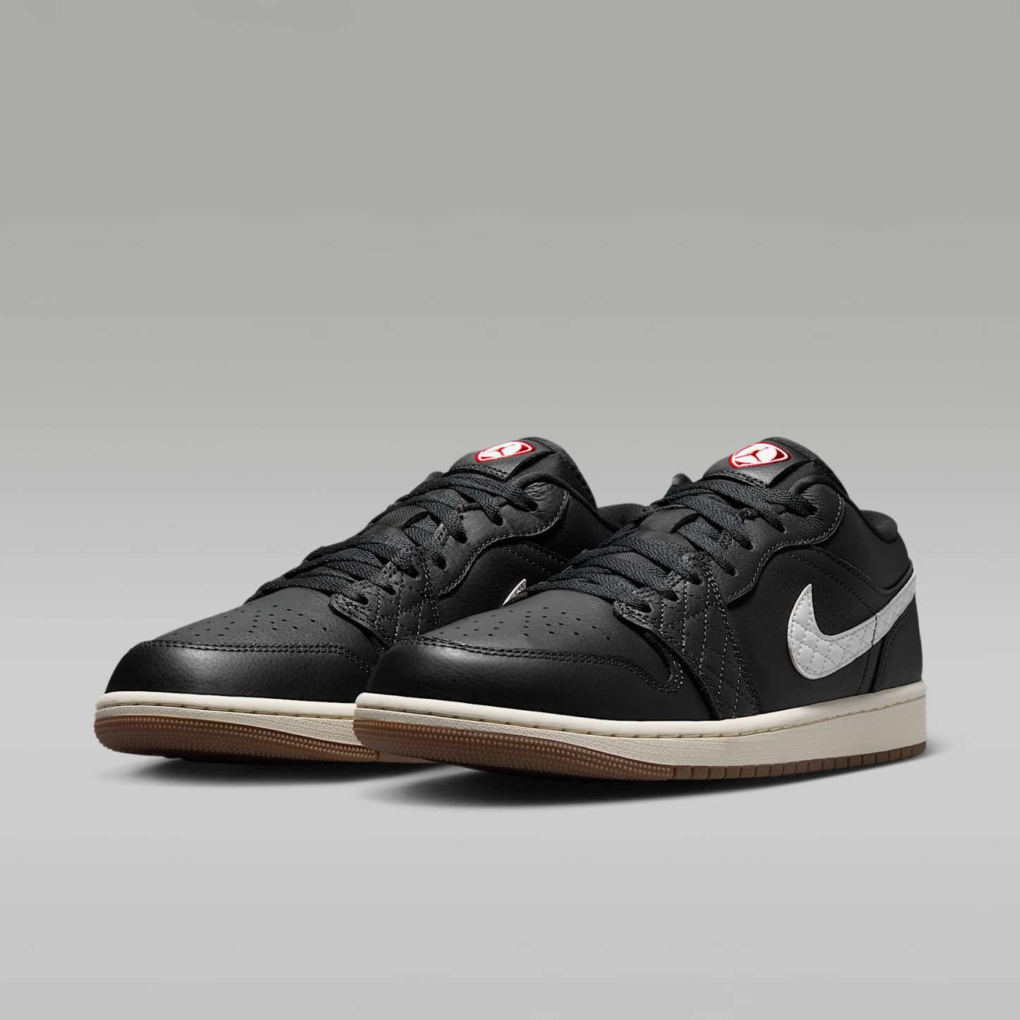 Air Jordan 1 Low SE Herrenschuh – Off Noir/University Red/Game Royal/Sail