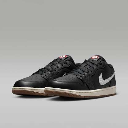 Air Jordan 1 Low SE Herrenschuh – Off Noir/University Red/Game Royal/Sail