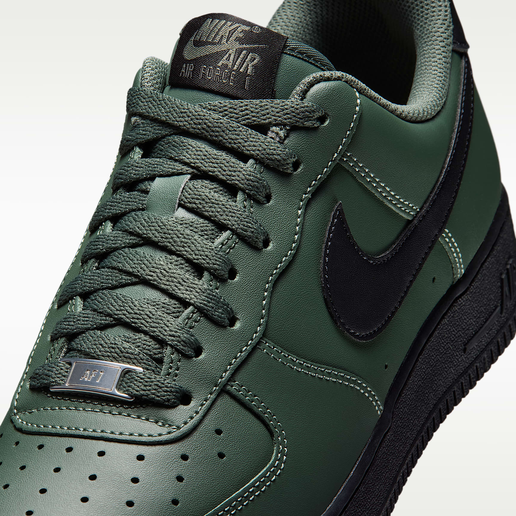 Nike Air Force 1 '07 Herrenschuh – Camo Green/Schwarz