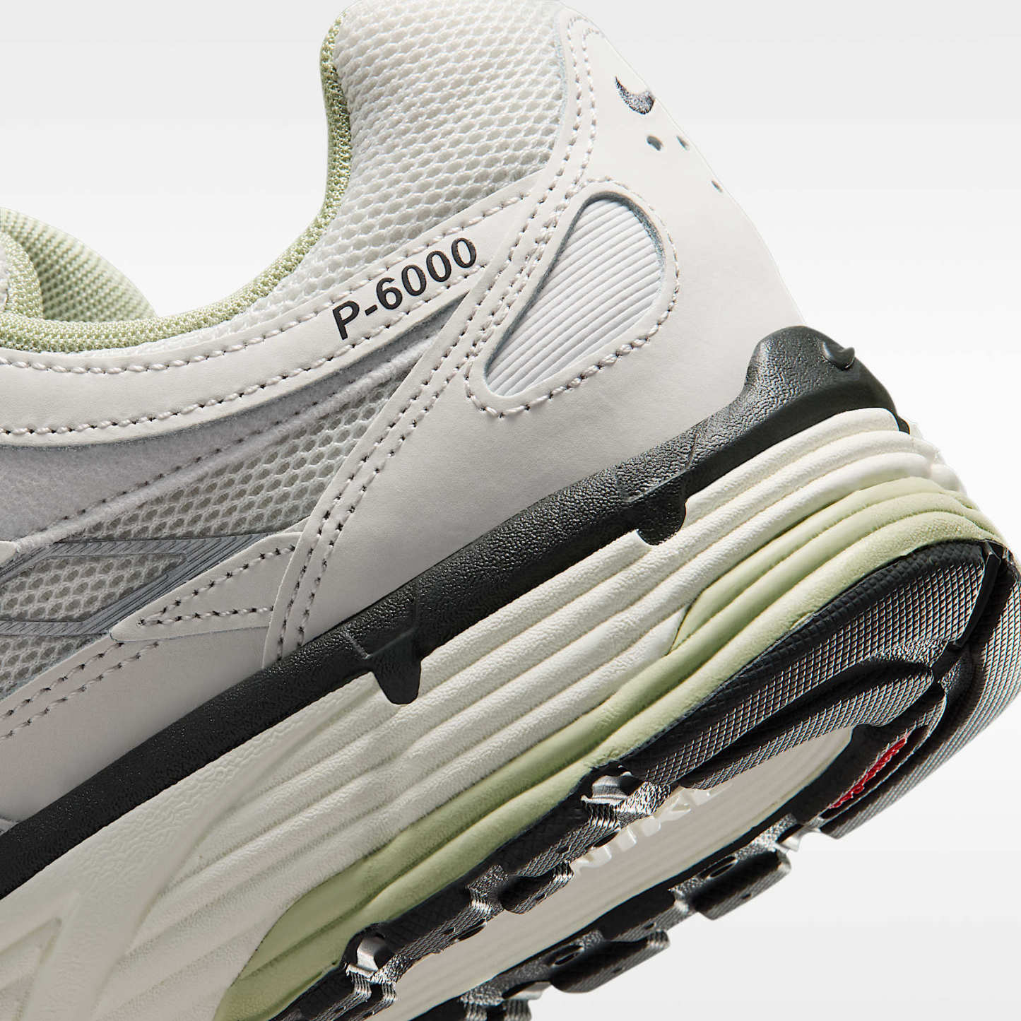 Nike P-6000 Schuh (Herren) – Platinum Tint/Sail/Anthracite/Metallic Silver