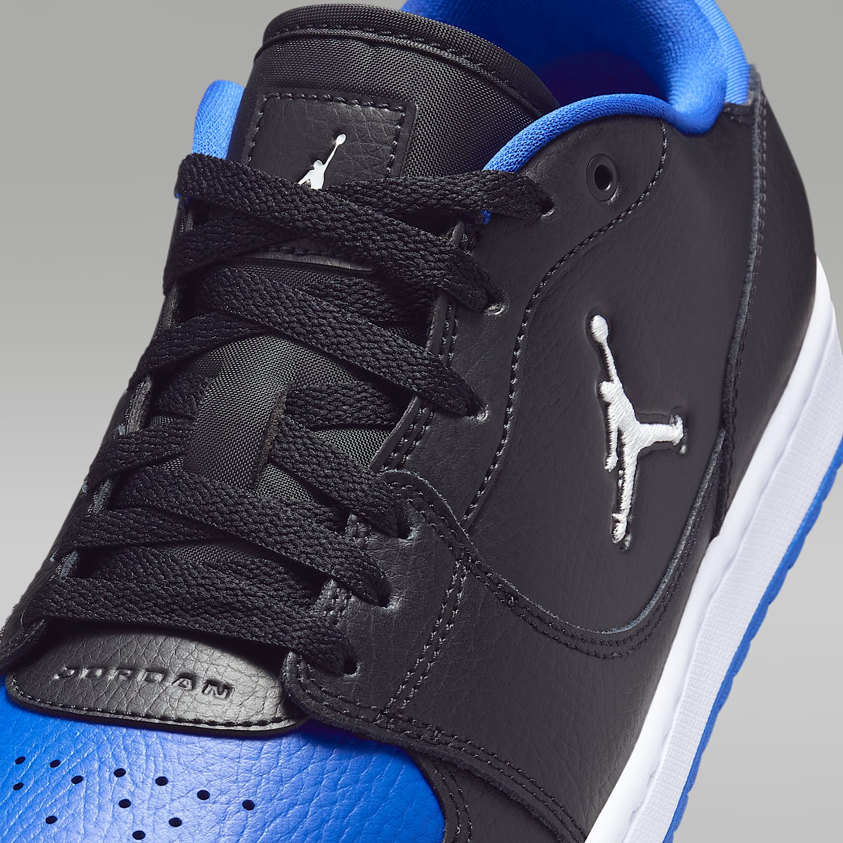 Jordan Court Connect Low Herrenschuhe – Schwarz/Game Royal/Weiß