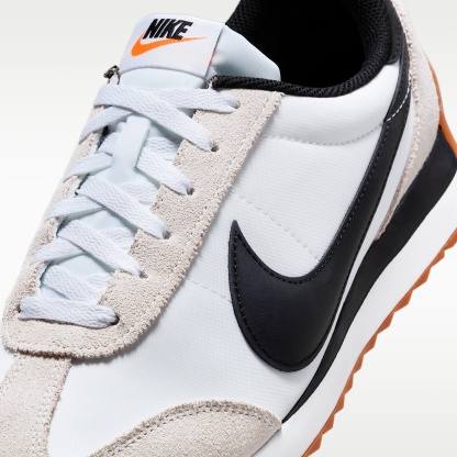Nike Pacific Schuh (Herren) – Weiß/Platinum Tint/Gum Light Brown/Schwarz